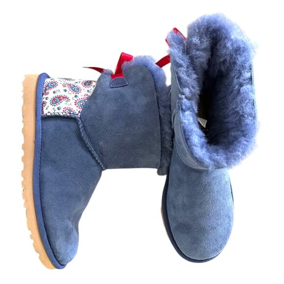 Rare Ugg Liberty mini Bailey blue red paisley bow sheepskin suede boots size 6 - Picture 1 of 10